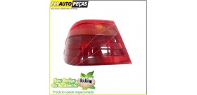 Farol traseiro Mercedes-Benz